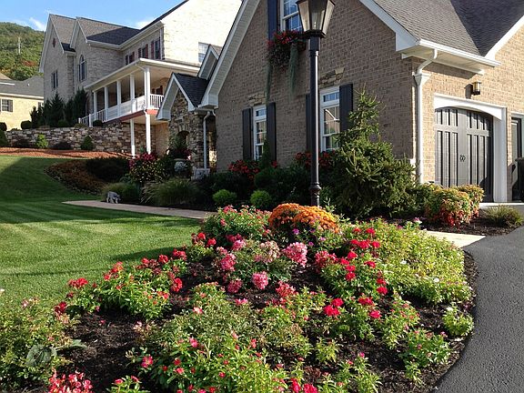 2nd image of 350 Stoneledge Dr