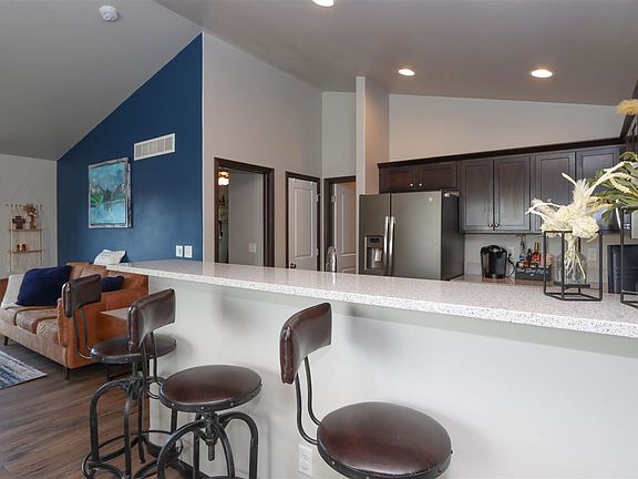 4th image of 1247 Mary Ln