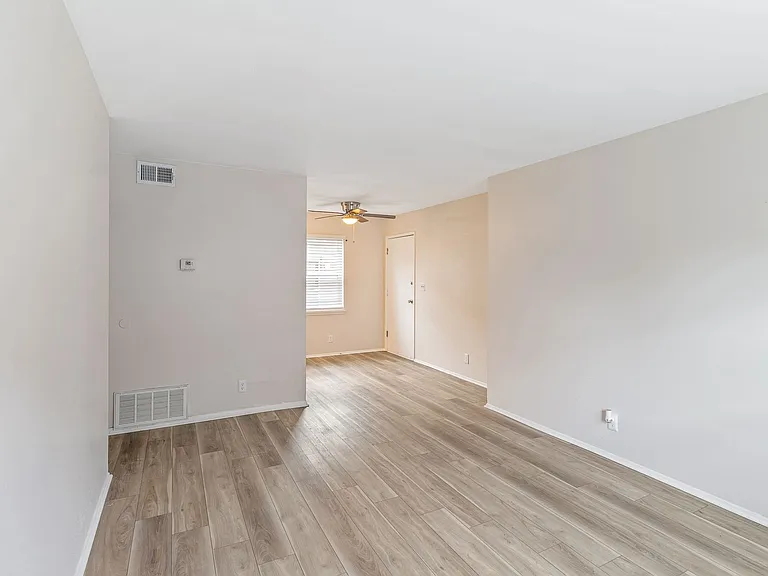 Germantown Village Apartments — Photo 7