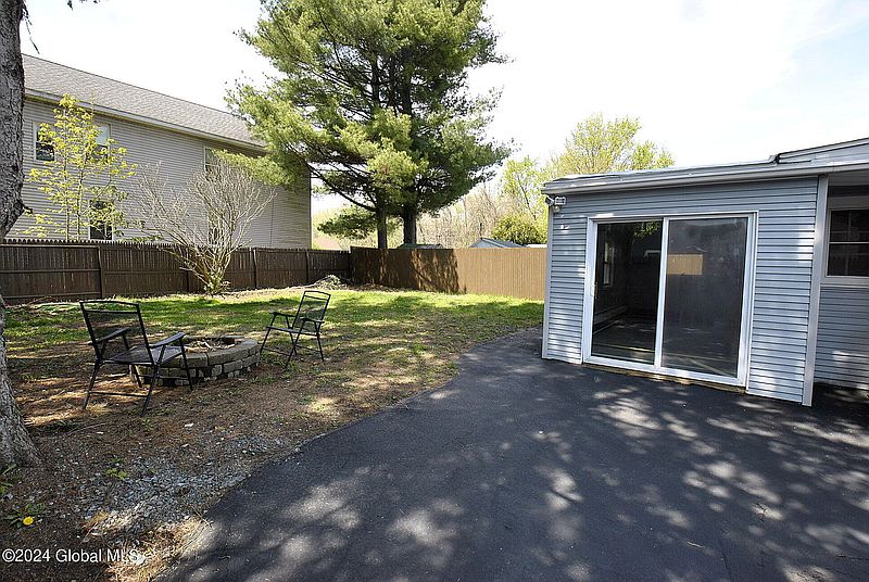 2nd image of 4 Western Avenue
