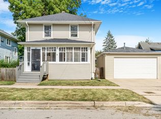 337 Gertrude St, Elgin, IL 60123