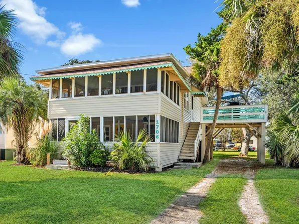 1706 Holly Dr., North Myrtle Beach, SC 29582