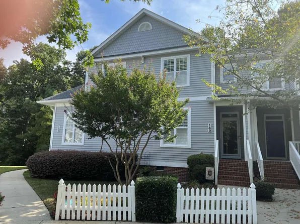 149 Summit Oaks Ln, Holly Springs, NC 27540