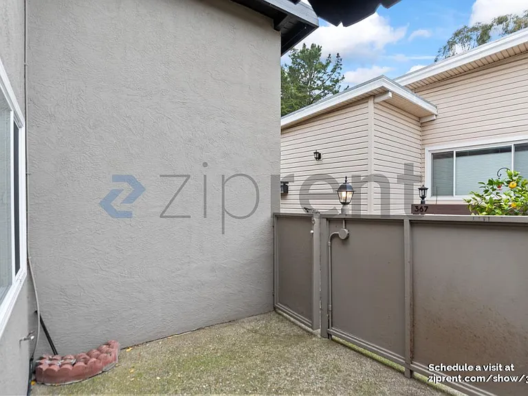 371 Somerset Rd #A — Photo 5