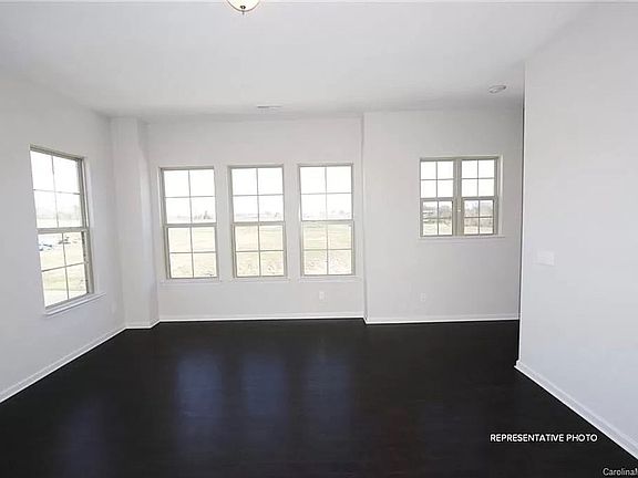 5th image of 9436 Ainslie Downs St