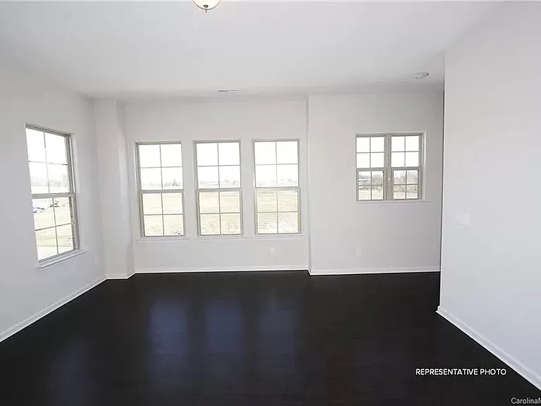 9436 Ainslie Downs St — Photo 5