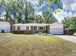 3225 Makley Dr, Lima, OH 45805