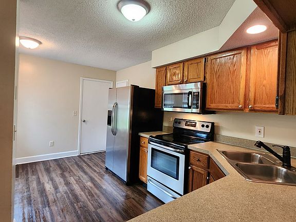 5th image of 6941 Huntington Woods Cir W