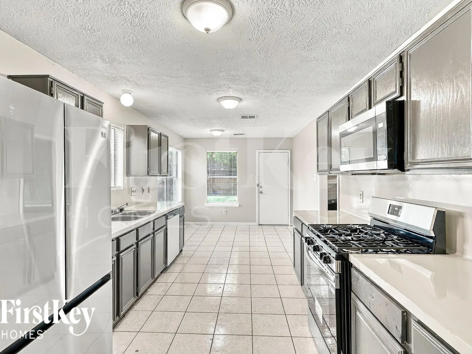 4 bed, 2.5 bath, 2166 sqft, $1,860 — Photo 4