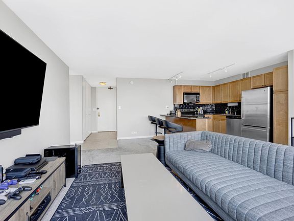 5th image of 655 W Irving Park Rd APT 3415