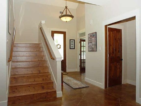 2nd image of 309 Covey Ln