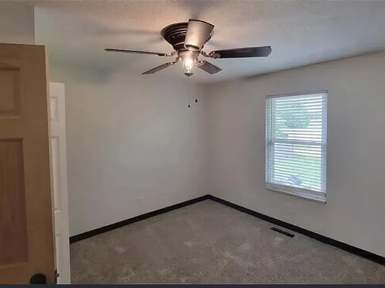 807 N Clark Ave — Photo 12