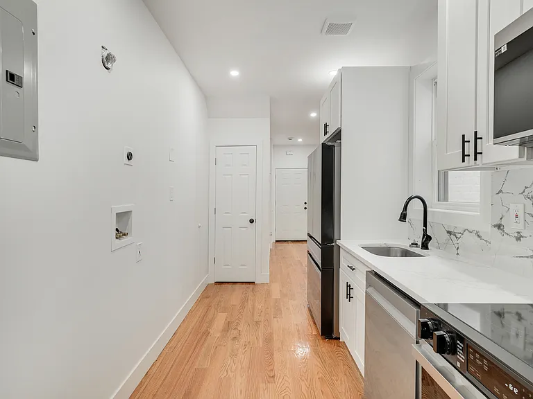 693 Vermont St #1 — Photo 6