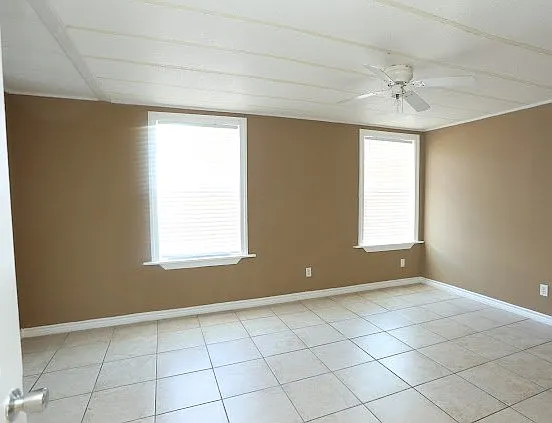 3 bed 2 bath — Photo 3