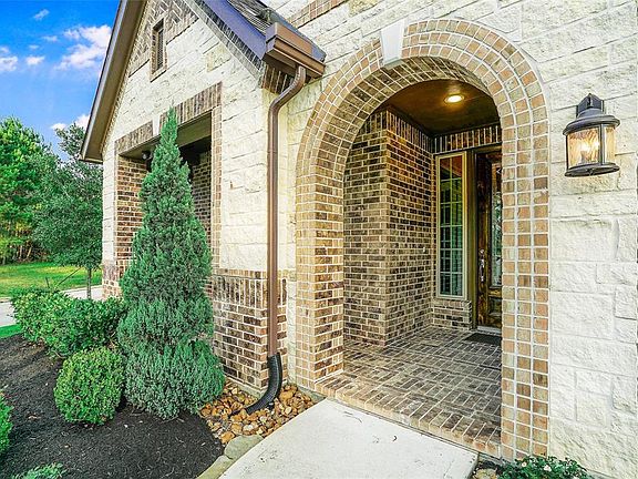 3rd image of 3 Wyatt Oaks Dr