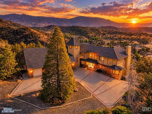 24050 Jacaranda Dr, Tehachapi, CA 93561