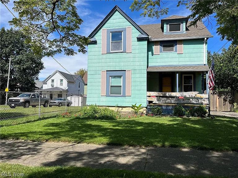 6914 Wakefield Ave — Photo 1