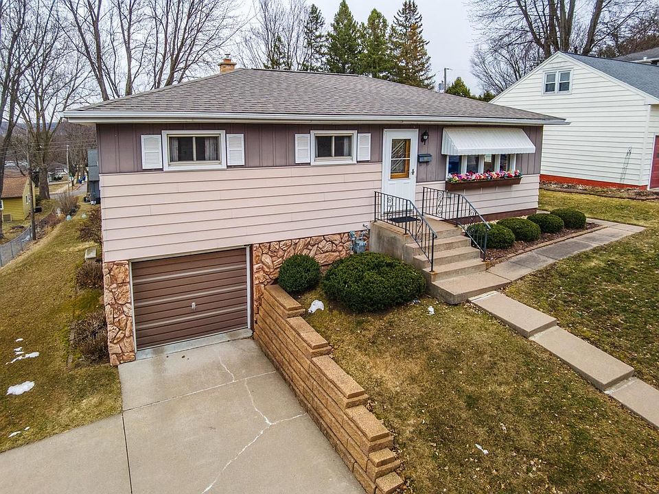 1st image of 233 RESERVOIR AVENUE