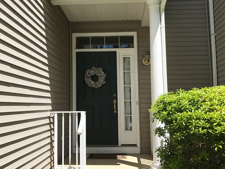 49 Truman Ave #1 — Photo 1