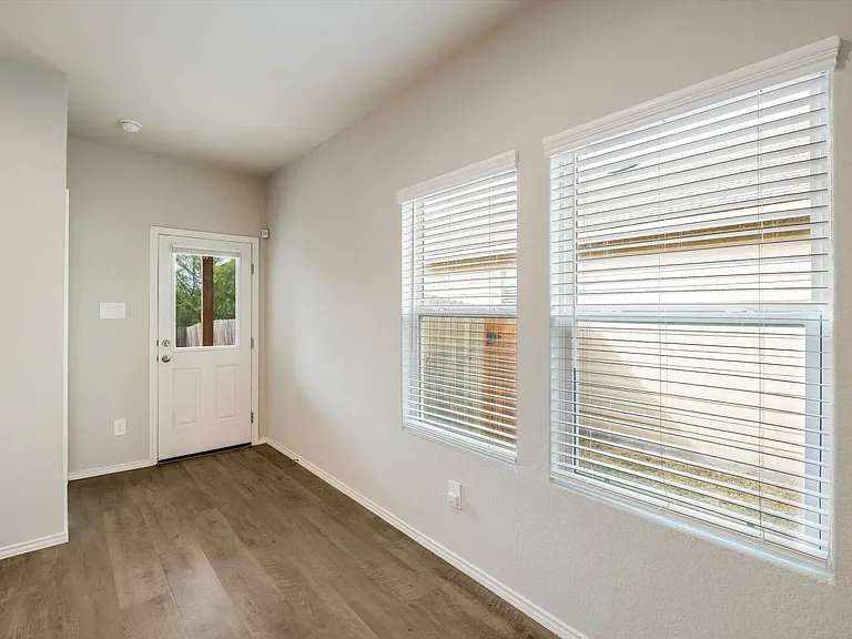 3023 Laguna Clfs — Photo 13