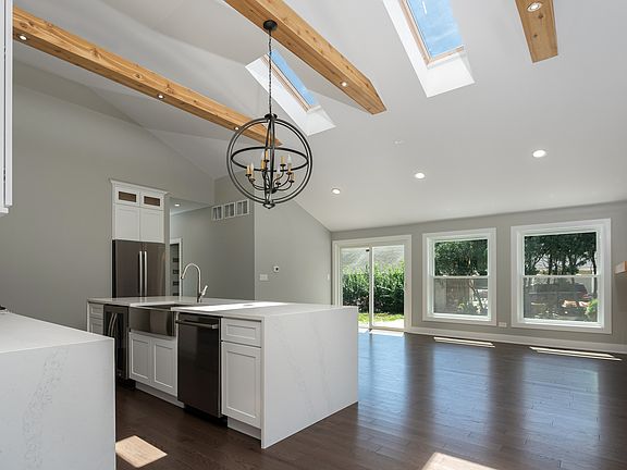 3rd image of 1S075 Buttercup Ln