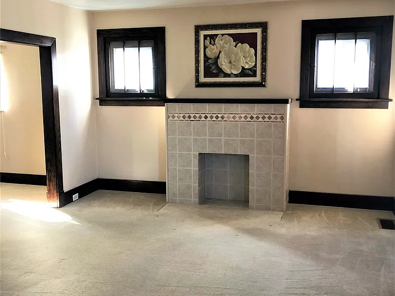 945 Highland Ave — Photo 2