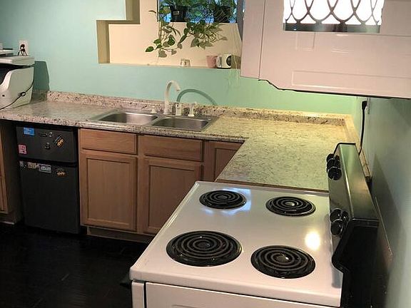 4th image of 2000 Lakeview Ave #F