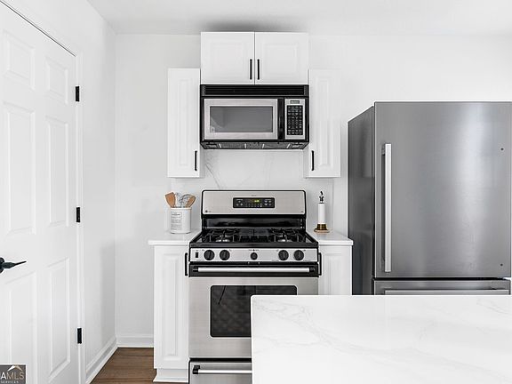 3rd image of 1879 Johnson Rd NE APT 2