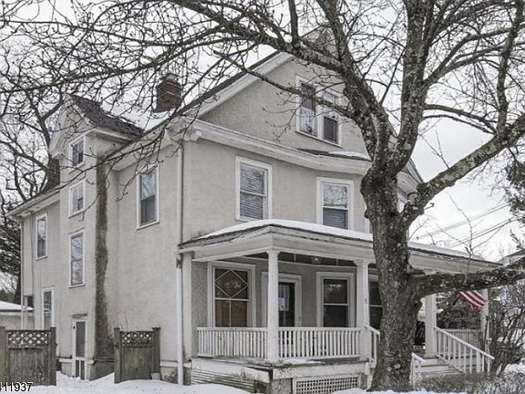 2nd image of 1 Irving Pl