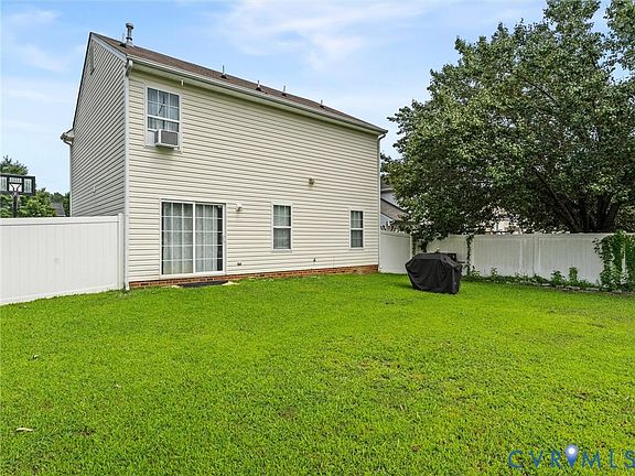 3rd image of 1705 Elsing Green Pl