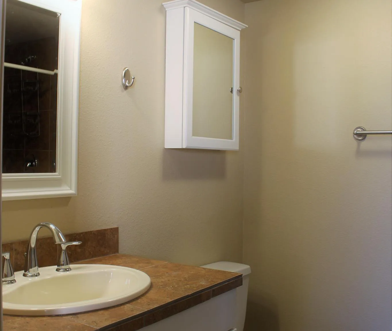 2 bed, 1078 sqft, $1,525 — Photo 4