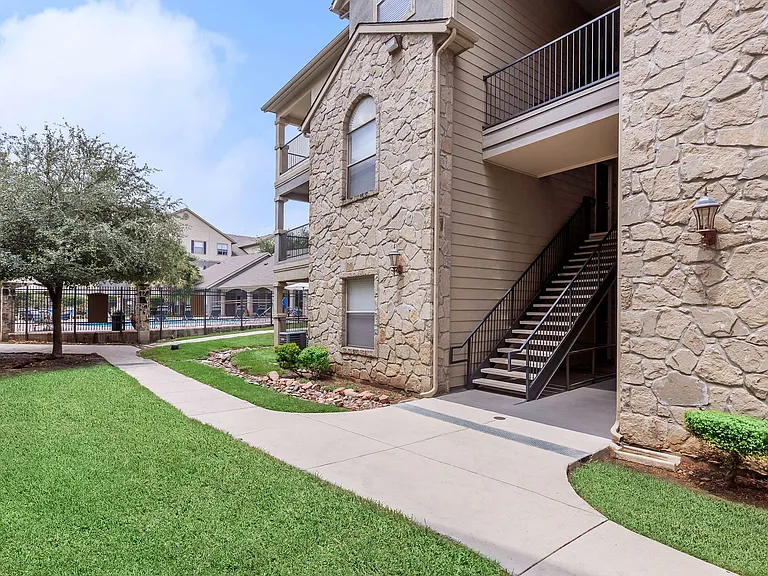 Park Hill Apartments — Photo 39