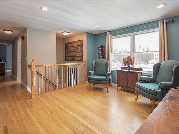 3rd image of 167 North Ave