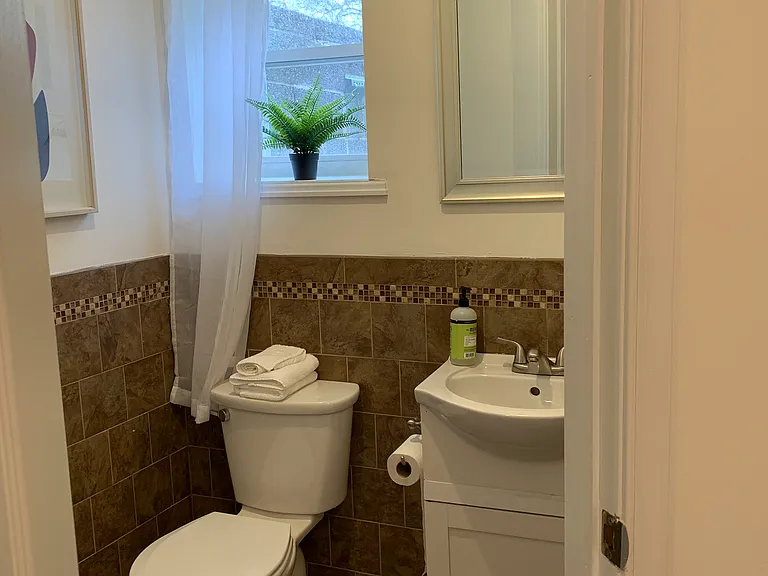 1107 Carpenter St — Photo 14
