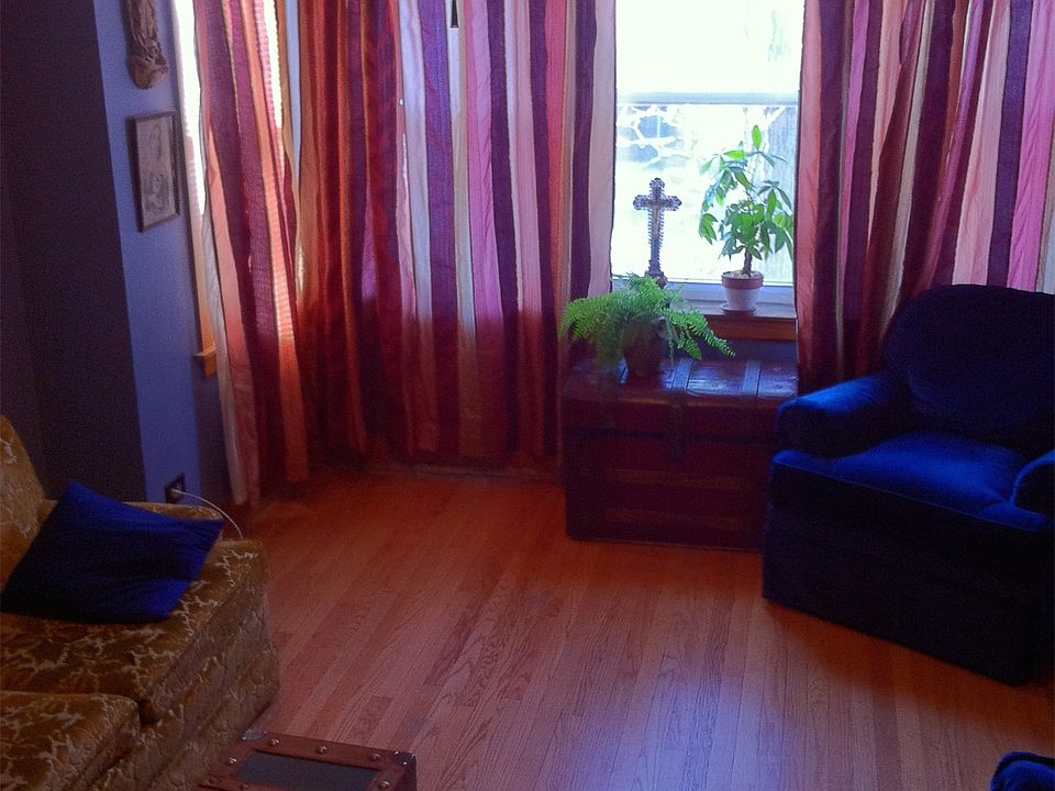 1st image of 3640 W Oakdale Ave #2