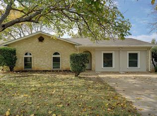 6825 McCoy Dr, Watauga, TX 76148