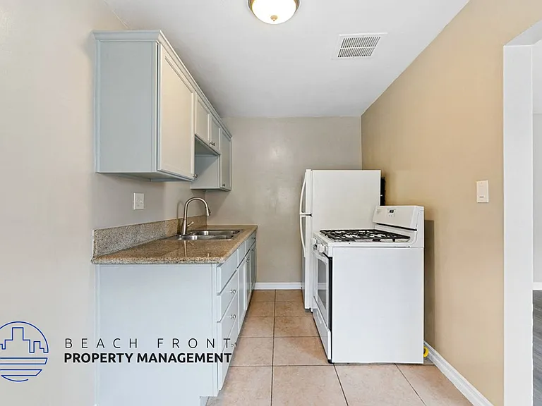 724 Temple Ave. — Photo 28