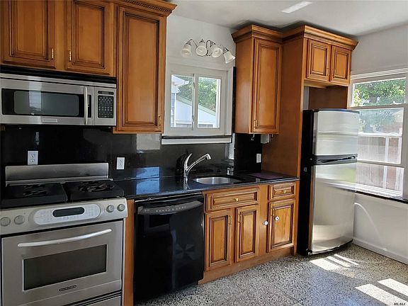 5th image of 8837 238th St