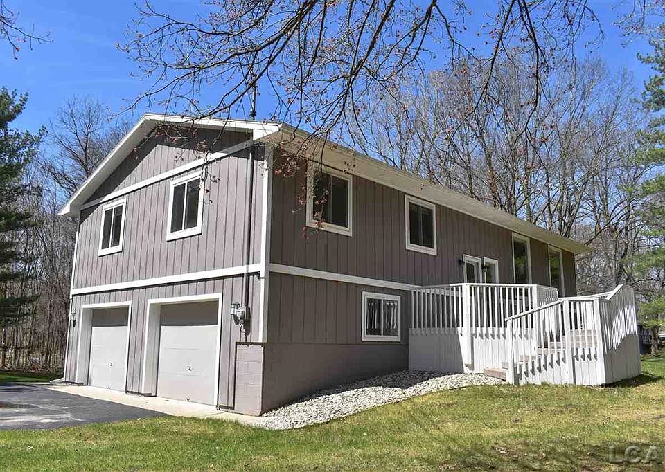 1st image of 416 Wildwood Cir