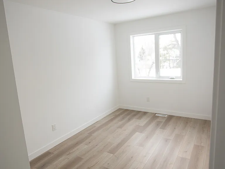 154 A Perth Ave #1 — Photo 10