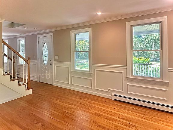 4th image of 744 Old Barnstable Road