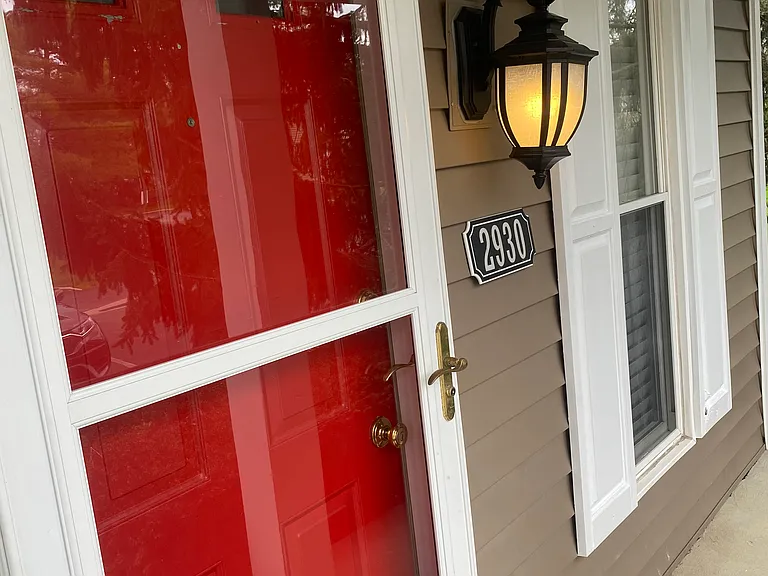 2930 Millbank Row — Photo 3