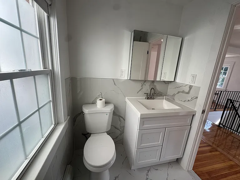 1 Undiclosed Address — Photo 19