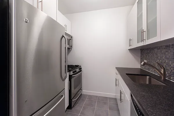 Rented by Real Broker NY LLC | media 24