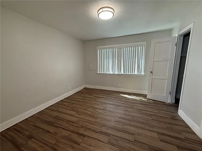924 W Chestnut Ave #9241/2 — Photo 14