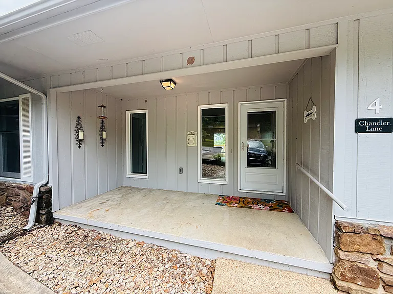4 Chandler Ln — Photo 2