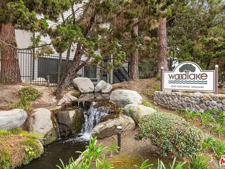 2522 W Macarthur Blvd #D — Photo 30