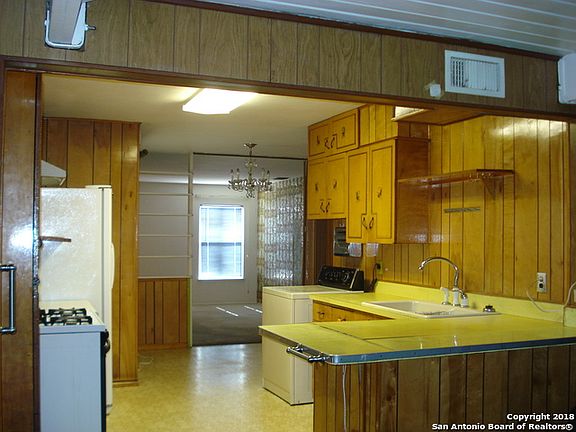 3rd image of 4134 King Krest Dr