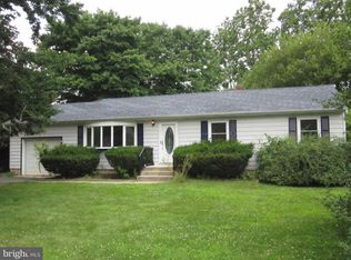 14 Wilmor Dr, East Windsor, NJ 08520
