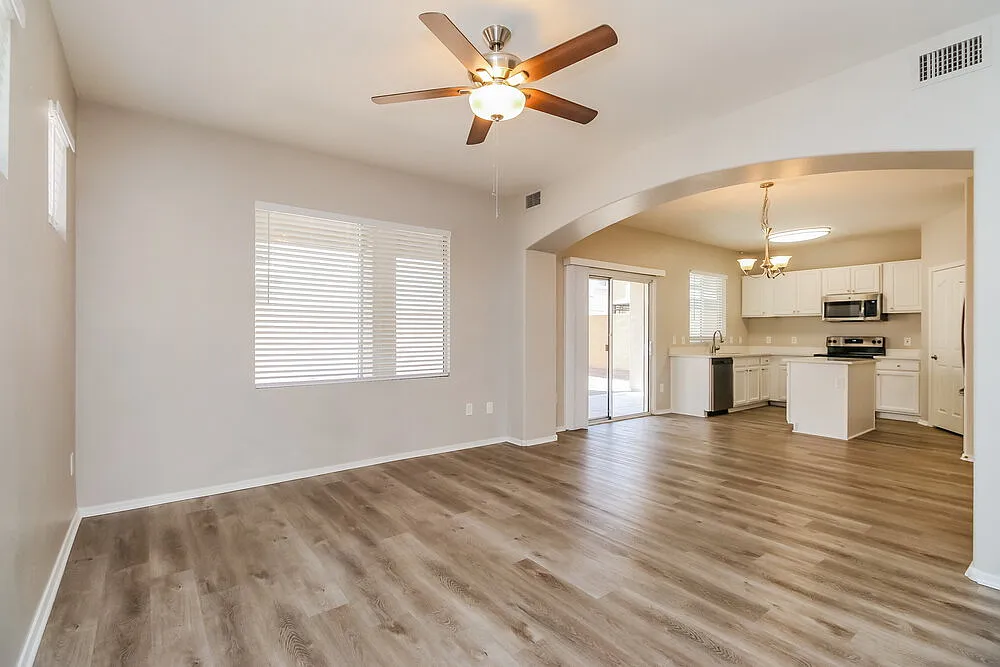 3 bed, 2.5 bath, 1519 sqft, $2,050 — Photo 4